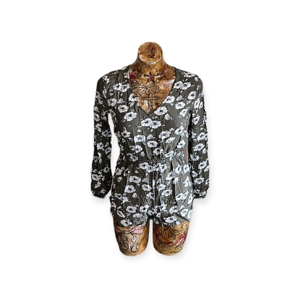 Abercrombie & Fitch romper shorts floral summer small